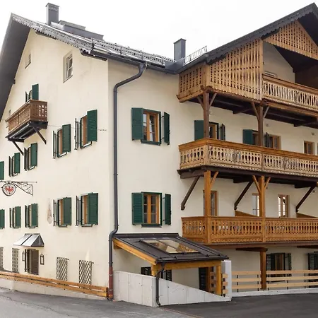 Schloegler's Apartmenthaus * ניוסטיפט אים סטובאיטל