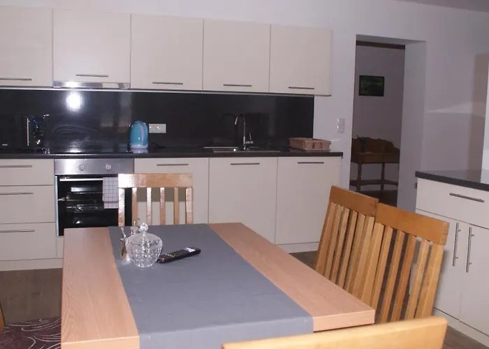 Schloegler's Apartmenthaus *