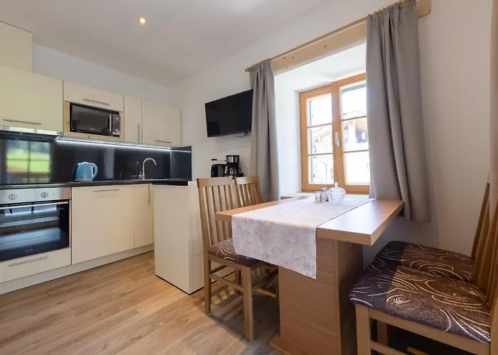 Schloegler's Apartmenthaus ניוסטיפט אים סטובאיטל