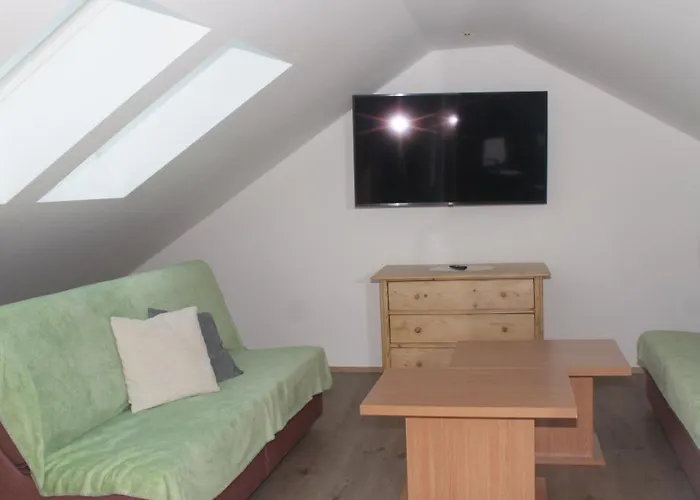 Schloegler's Apartmenthaus 아파트 노이스티프트임스튀바이탈